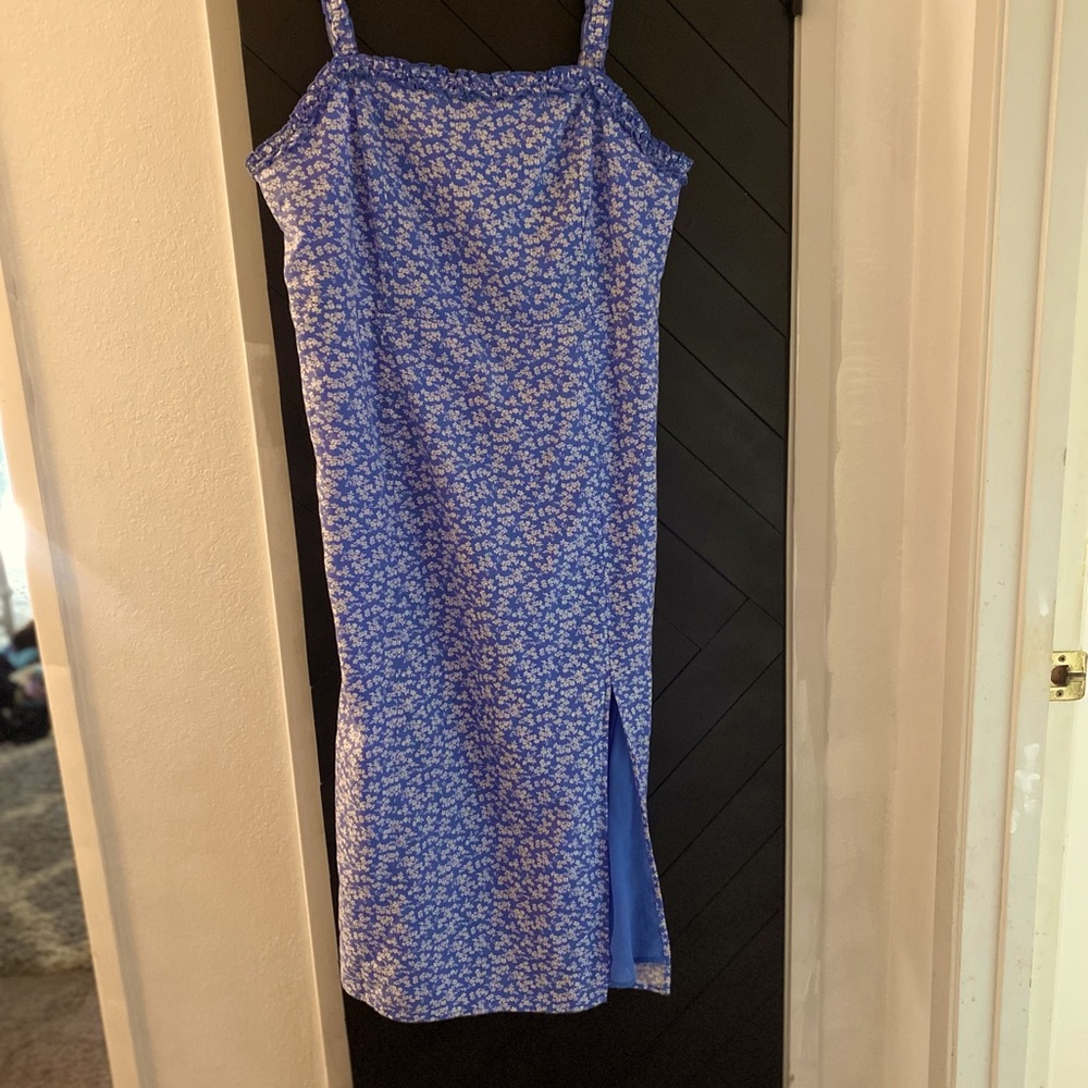 American Eagle blue floral midie dresses
